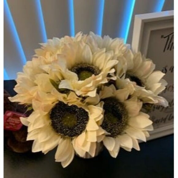 New 7PCS White Sunflowers Artificial Flowers, Fake Silk Sunflower - Picture 1 of 2